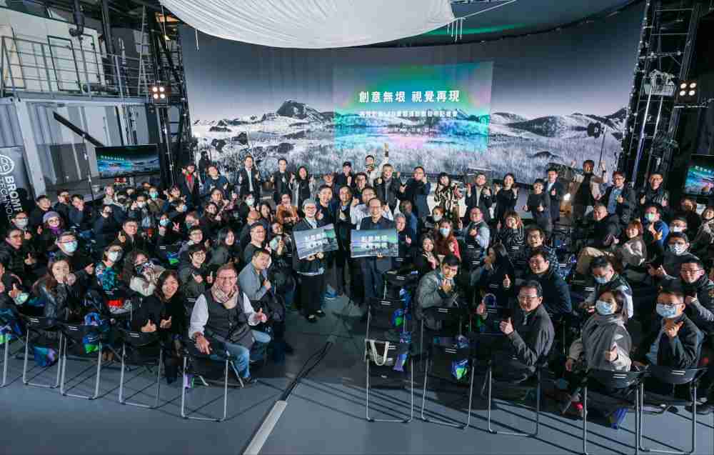 再现影像LED虚拟制作摄影棚整合拍摄场景、、、内容制作、、、技术指导到设备租借一站式服务，，，，可望提升LED虚拟制作的影视效能，，进而产出更多高质量细致作品